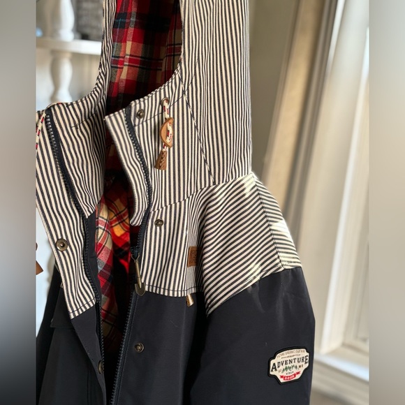 Picture Organic Clothing Brand women’s Katniss coat. Navy with stripes. Large. - Picture 9 of 10